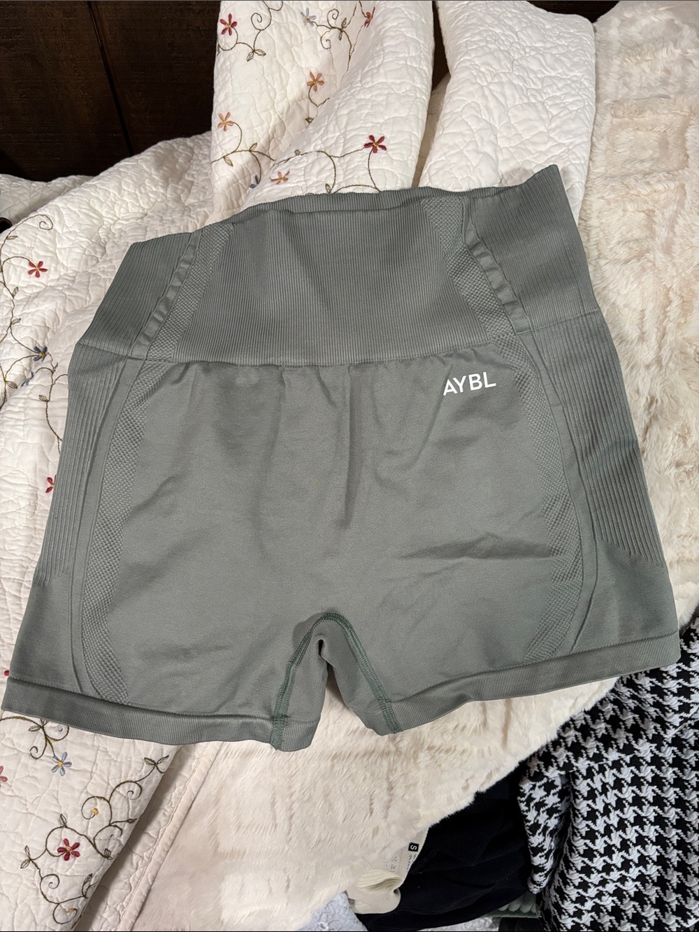 AYBL High-Waist Seamless Bike Shorts — Olive
